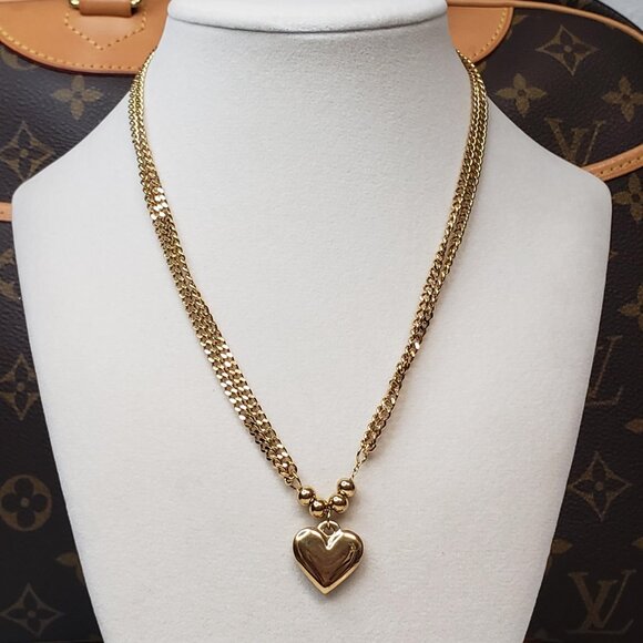 Elegant and Luxurious Heart Love Golden Stainless Steel Necklaces Faded- Free - Picture 6 of 13